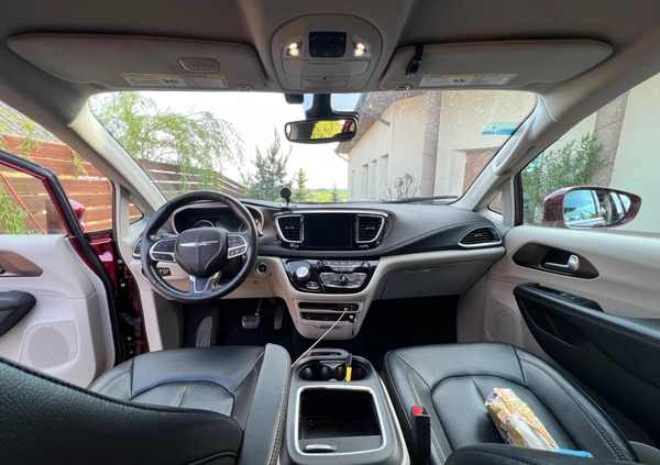 Chrysler Pacifica cena 129700 przebieg: 35800, rok produkcji 2019 z Kuźnia Raciborska małe 497